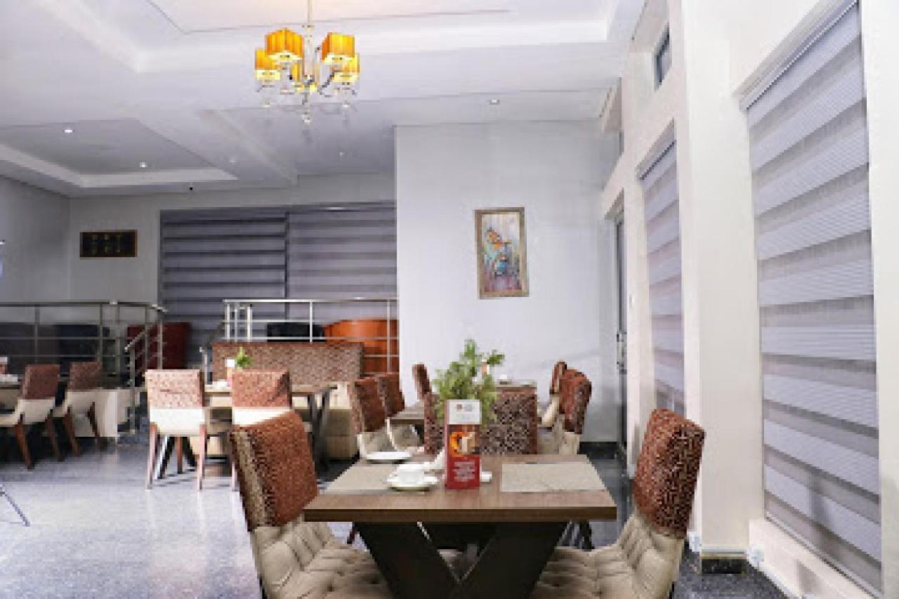 Room In Lodge - Best Western Plus-อิบาดัน ภายนอก รูปภาพ